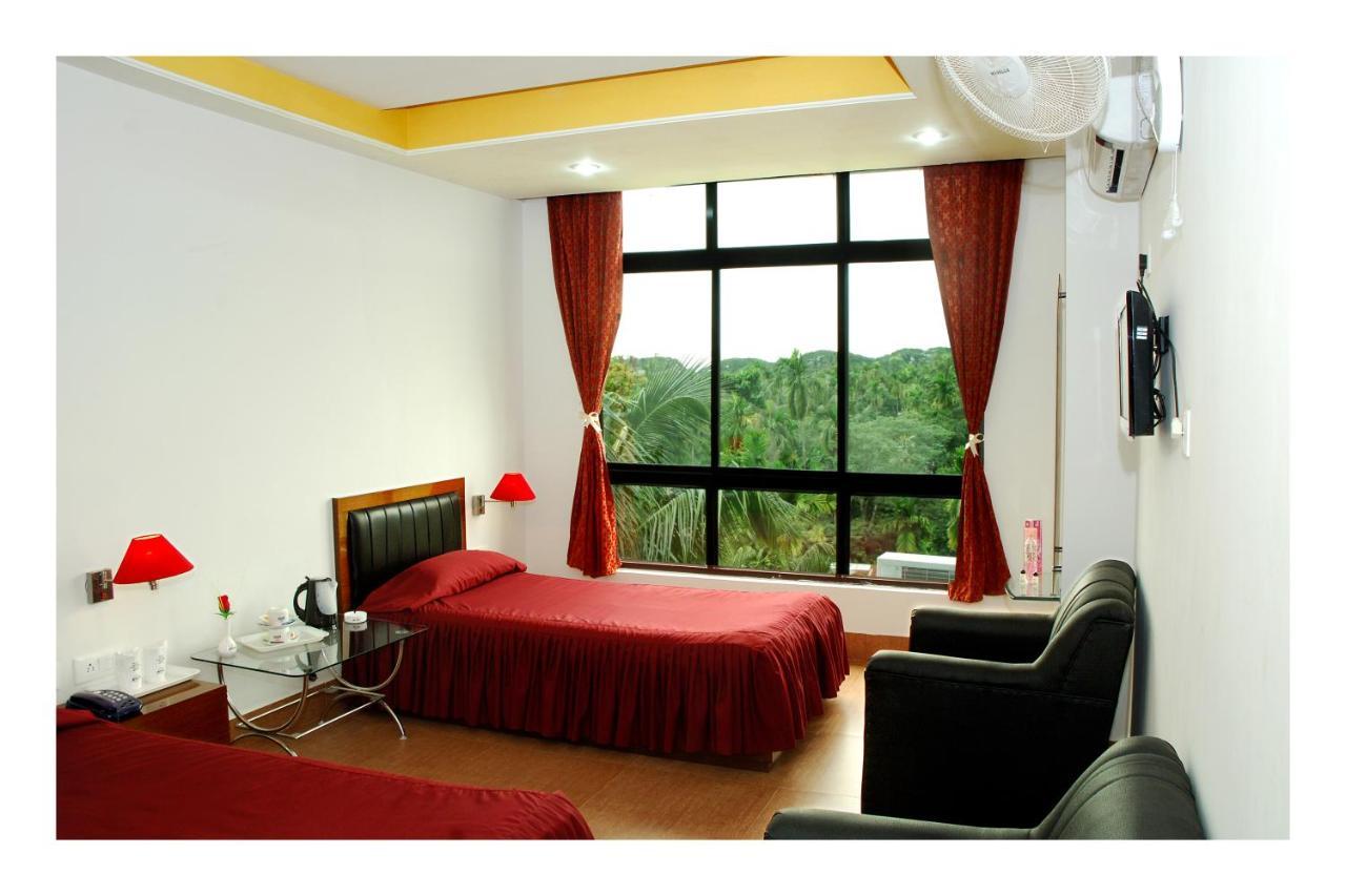 Hotel Dooars Mountain Alipur Duar Kültér fotó